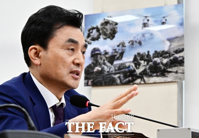 지난해 7월 15일 서울 여의도 국회에서 열린 인사청문회에 참석해 질의에 답변하는 안규백 국방부 장관 후보자. /배정한 기자
