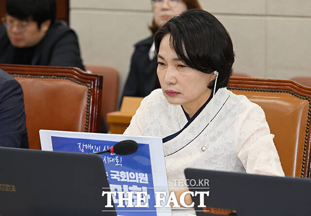 서미화 더불어민주당 의원이 9일 국회에서 기자회견을 열고 8·17 전당대회 최고위원선거 출마를 선언했다. /박헌우 기자
