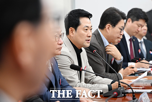 발언하는 장 대표.