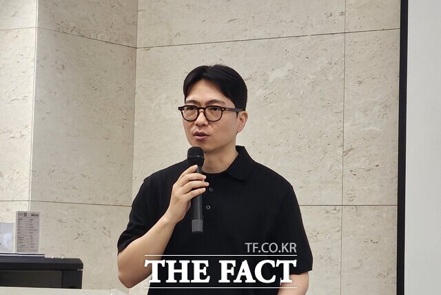 박윤호 티맵모빌리티 인텔리전스 리더가 9일 서울 중구에 위치한 라운지 107에서 열린 기자스터디에서 티맵 숏폼 서비스의 도입 취지와 운영 방안 등에 대해 소개하고 있다. /최문정 기자