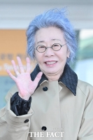 '성난 사람들2' 윤여정, 美 에미상 여우조연상 후보