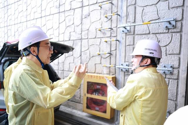 김윤덕 국토부 장관이 10일 여름철 집중호우에 따른 지하차도 침수 대비 안전관리 실태를 점검했다 /국토교통부