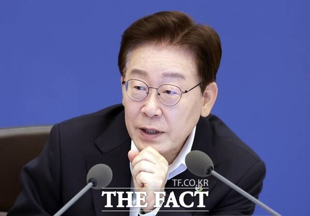 이재명 대통령이 오는 23일 '부동산 국민 대토론회'를 주재한다. 토론에 앞서 오는 14일부터 16일까지 국토교통부, 금융위원회, 재정경제부가 각각 공급, 금융, 세제를 주제로 공개 토론회를 개최한다. /뉴시스