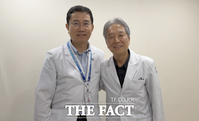 부천세종병원 김성호 과장(왼쪽)과 서동만 심장혈관흉부외과 교수. /부천세종병원
