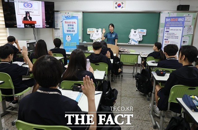 경륜경정총괄본부, 광명경찰서, 광명교육지원청은 지난 8일 광명중학교에서 청소년 불법도박 근절 캠페인을 펼쳤다./국민체육진흥공단