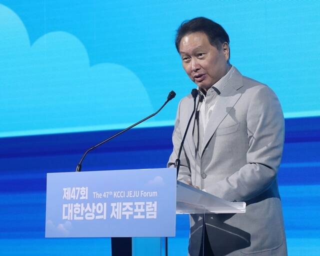 최태원 SK그룹 회장 겸 대한상의 회장이 지난 2024년 7월 열린 제47회 제주포럼에서 개회사를 하고 있다. /대한상의