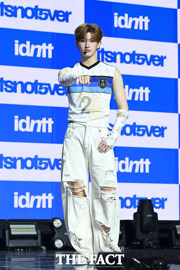 아이덴티티(idntt)의 김희주.