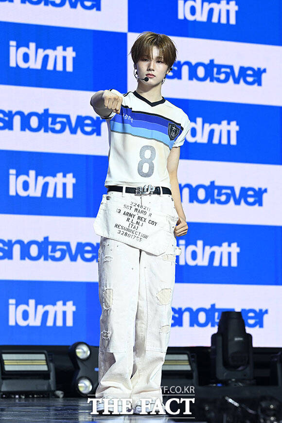 아이덴티티(idntt)의 이환희.