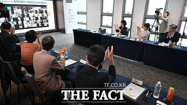 현수엽 보건복지부 제1차관이 발달장애인 ‘손잡아드림’ 업무협약식에 참석해 인사말을 하고 있다.