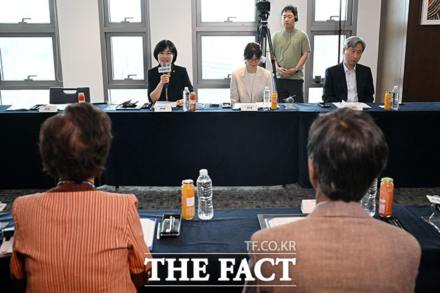 현수엽 보건복지부 제1차관이 발달장애인 ‘손잡아드림’ 업무협약식에 참석해 인사말을 하고 있다.