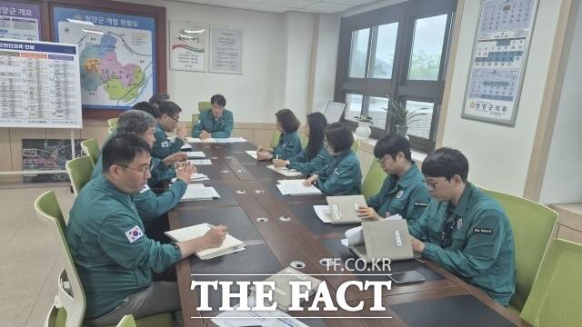 13일 전상욱 청양군부군수 주재로 ‘폭염 대응 추진상황 점검회의’가 열리고 있다. /청양군