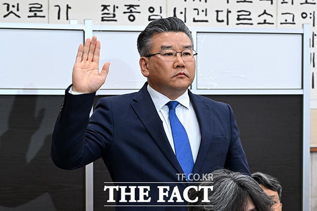 유병호 감사원 감사위원이 4월 21일 오후 서울 여의도 국회에서 열린 윤석열 정권 정치검찰 조작 기소 의혹 사건 진상규명 국정조사특별위원회에서 열린 서해 공무원 피격·통계조작·’윤석열 명예훼손’ 허위보도 조작기소 의혹 사건에 대한 청문회에서 선서를 하고 있다. /국회=남용희 기자