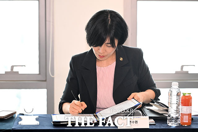 현수엽 보건복지부 제1차관이 발달장애인 ‘손잡아드림’ 업무협약식에 참석해 인사말을 하고 있다.