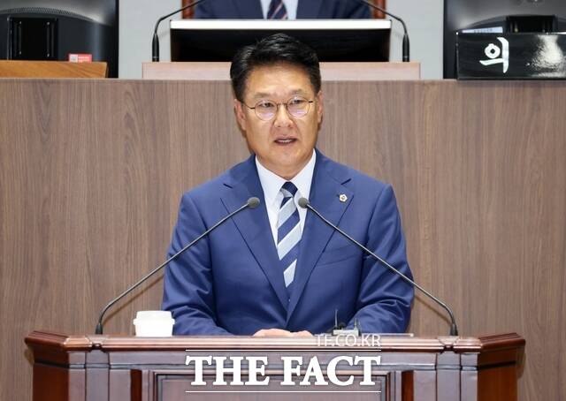홍기후 충남도의원이 14일 열린 충남도의회 제370회 임시회 제1차 본회의에서 5분 발언을 하고 있다. /충남도의회