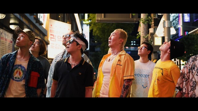 밴드 초록불꽃소년단이 리메이크한 'Little Baby' 뮤직비디오에는 인디 1세대 대표 밴드 노브레인과 크라잉넛, 레이지본이 출연해 힘을 보탰다./노브레인 유튜브 채널 캡처