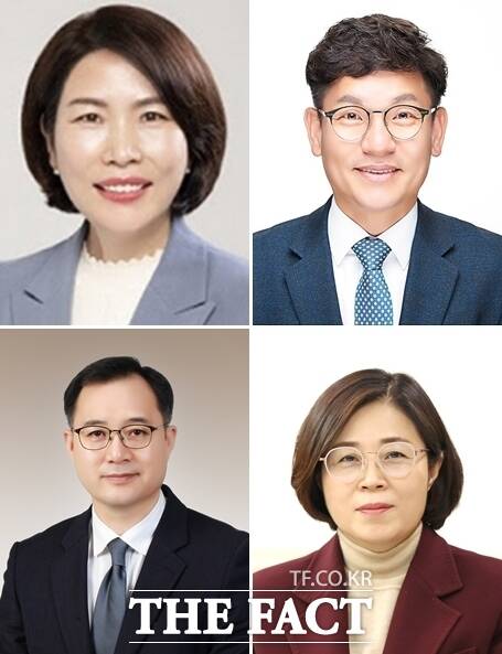 유희숙 전북도 기업유치지원실장, 염기남 정책기획관, 이민숙 자치행정국장, 김철태 새만금해양수산국장(왼쪽 상단부터 시계방향). /전주=양보람 기자