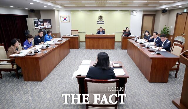 15일 충남도의회 제370회 임시회 제1차 행정문화위원회가 열리고 있다. /충남도의회
