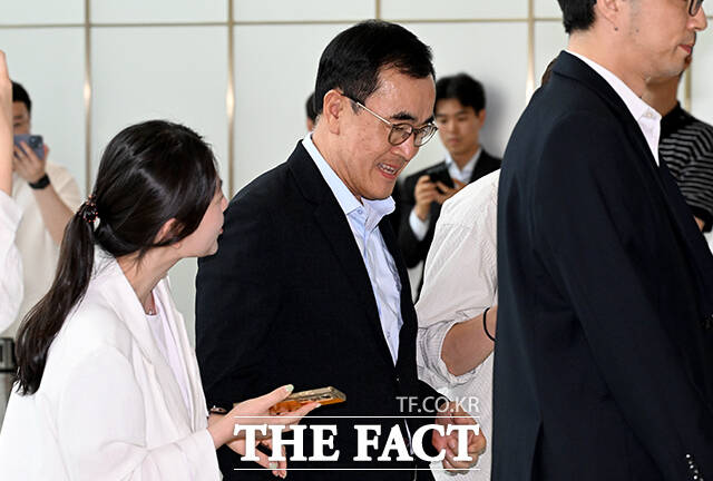 정기호 롯데상사 대표(가운데).