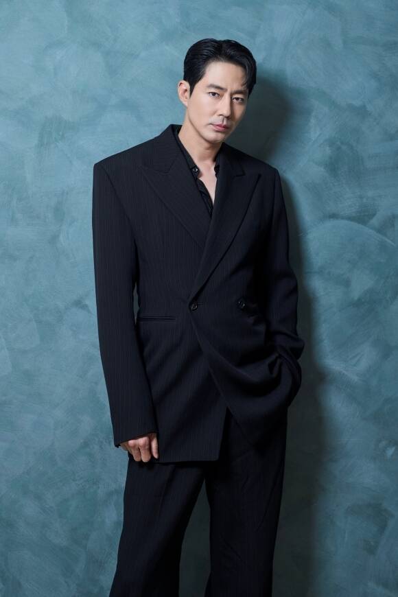 조인성은