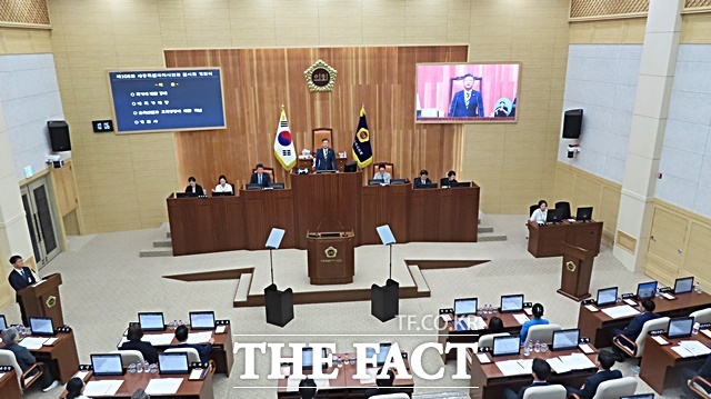 세종시의회가 15일 본회의장에서 제108회 임시회 제1차 본회의를 열고 오는 30일까지 16일간의 회기에 들어갔다. /김형중 기자