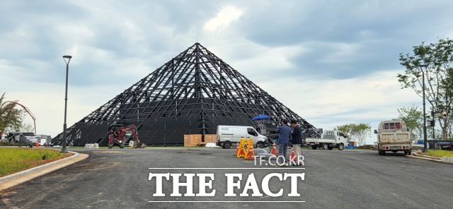 주 행사장에 설치될 미디어파사드. /김영신 기자