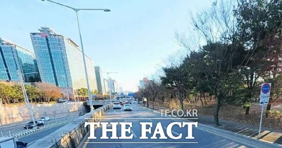 고양시의 대표적 상습 정체 구간인 장항사거리의 모습. 시는 해당 구간의 좌회전 차로의 2차선에서 3차선으로 증설, 병목현상을 해소할 방침이다. /고양시
