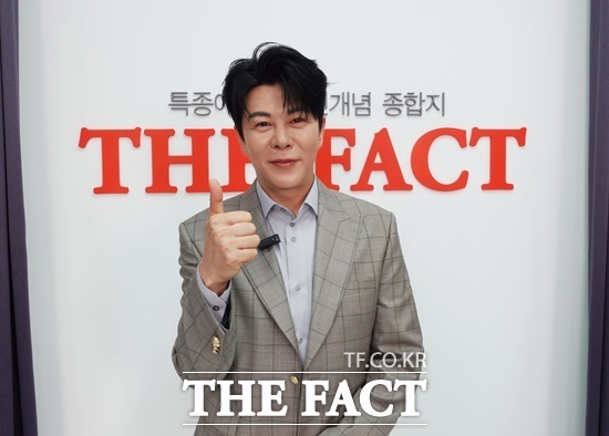 TOP7 멤버 가운데 이루네는 감초 같은 존재로 공연의 완성도를 높이는 핵심 역할을 맡고 있다는 평가를 받고 있다. 특유의 빨간 양말이 트레이드마크가 되면서 전국투어 콘서트 현장 관객들의 가장 큰 환호와 박수를 이끌어내는 분위기 메이커로 통한다. /이나래 기자