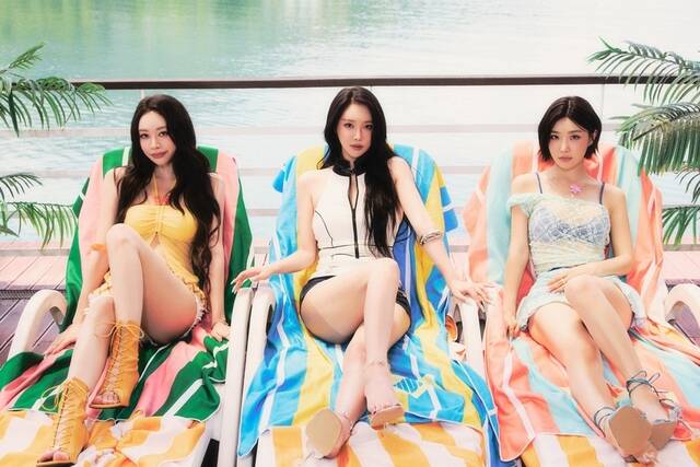 그룹 브브걸의 은지 민영 유나(왼쪽부터)가 16일 오후 6시 각종 온라인 음원사이트를 통해 새 싱글 'BODY WAVE'를 발매한다./GLG