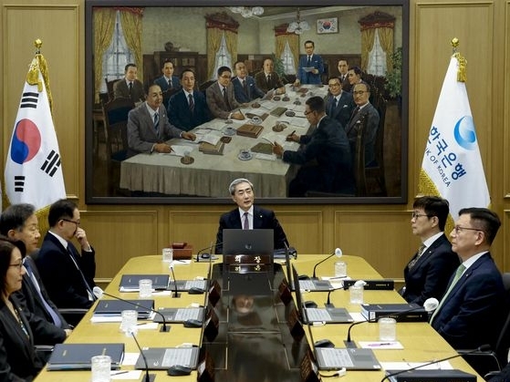 신현송 한국은행 총재가 16일 오전 서울 중구 한국은행에서 금융통화위원회 본회의를 주재하고 있다. /뉴시스=사진공동취재단 