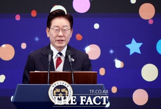 이재명 대통령이 17일 청와대 영빈관에서 열린 빛의 위원회 출범 기념 시민 초청행사에서 발언하고 있다. /뉴시스
