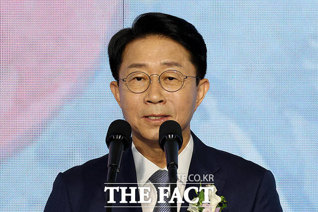 경축사하는 조정식 국회의장.