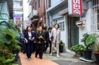  韓총리, 쪽방촌 점검…