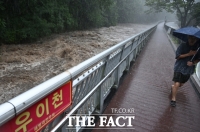  한밤 물폭탄에…주택·도로 잠기고, 주민 대피
