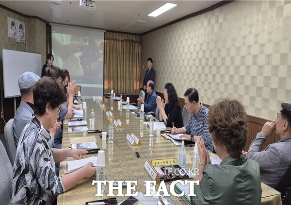 센트럴파크2단지 아파트 입주자대표 회의실에서 진행된 중구 '하반기 찾아가는 공동주택 맞춤형 교육' 모습 /대전시 중구