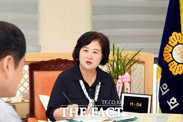 제10대 남원시의회 전반기 의장으로 취임한 한명숙 의장. /남원시의회