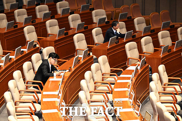 한동훈 무소속 의원이 20일 오후 서울 여의도 국회에서 열린 제437회 국회(임시회) 제1차 본회의에 참석하고 있다. /국회=배정한 기자