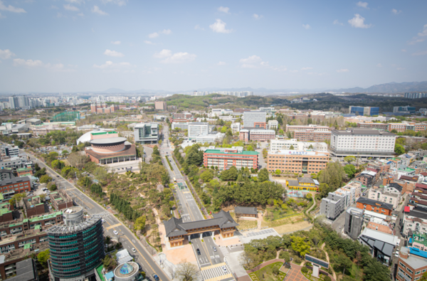 현대자동차가 '새만금 AI 밸리'의 성공을 위해 전북 지역 미래 인재 양성 및 산학 공동연구 협력체계를 구축한다. 사진은 전북대학교 캠퍼스 전경 / 현대자동차