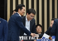  민주당 의원총회 참석한 정청래 전 대표 [포토]
