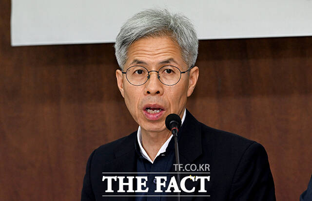 권영국 쿠팡대책위원회 변호사가 21일 오후 서울 종로구 참여연대에서 열린 한국의 노동·시민사회가 고발하는 쿠팡의 불법행위 실태 외신기자 간담회 '미국 하원 법사위 '쿠팡 보고서' 무엇이 문제인가'에 참석해 발언하고 있다. /박상민 기자