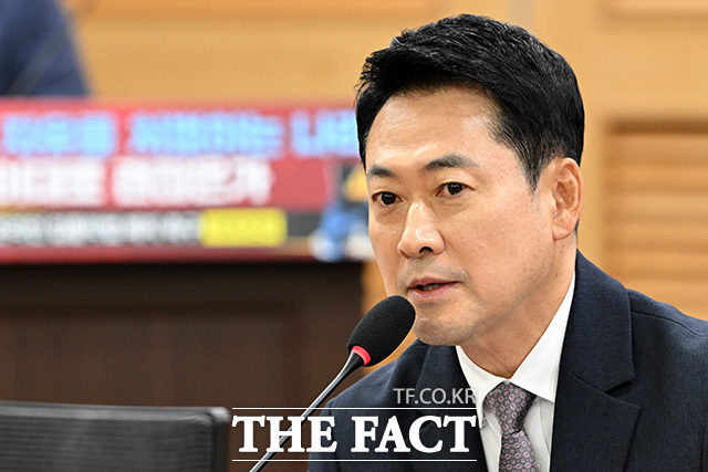 ‘표현의 자유를 처벌하는 나라, 이대로 괜찮은가’ 온라인 입틀막법 폐지 촉구 토론회 참석한 장동혁 대표.