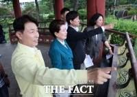  전문학 대전시 서구청장, 한밭수목원 점검…
