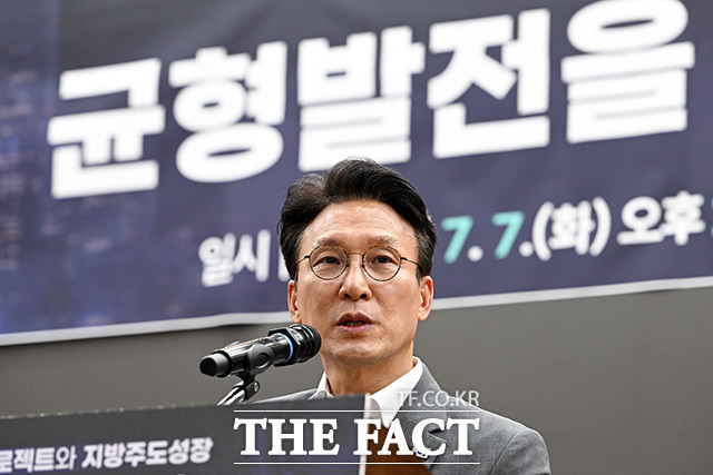 더불어민주당 당권 주자인 김민석 전 국무총리는 22일 '국민주권 사법개혁'이 포함된 향후 민주당의 '4+1 개혁 과제'를 제시했다. /남용희 기자