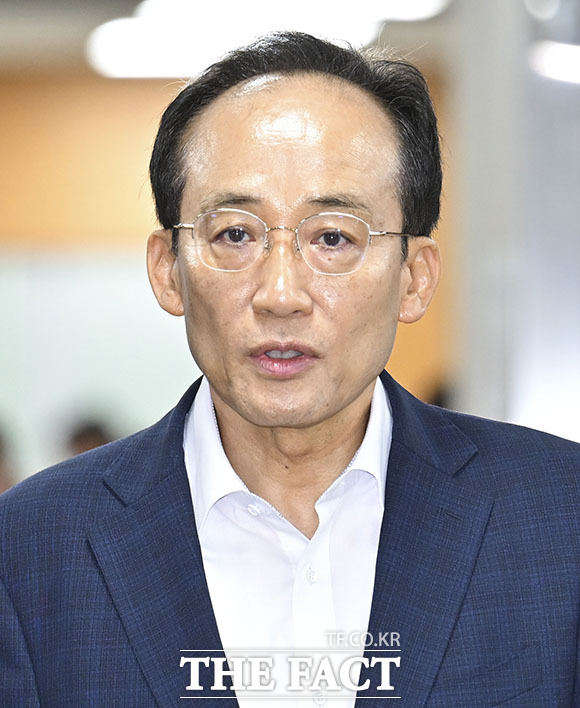 12·3 비상계엄 당시 국회의 계엄 해제 표결을 방해한 혐의를 받는 추경호 대구시장이 22일 오전 서울 서초구 서울중앙지방법원에서 열린 내린중요임무종사 혐의 공판에 출석하고 있다. /서예원 기자
