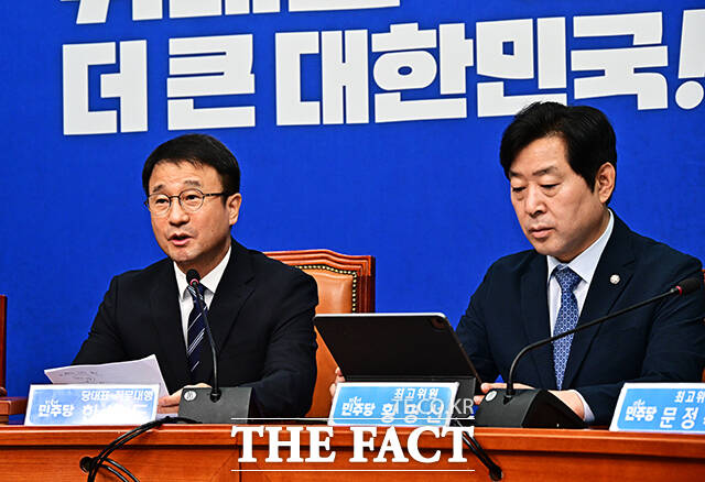 한병도 더불어민주당 대표 직무대행 겸 원내대표가 22일 오전 서울 여의도 국회에서 열린 최고위원회의에 참석해 모두발언을 하고 있다. /국회=배정한 기자