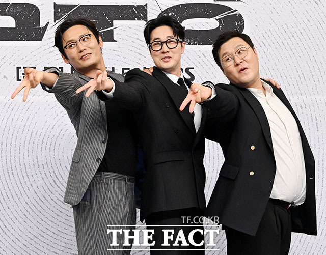 배우 최대훈(왼족)과 윤경호(오른쪽)이 소지섭을 도와 SBS 금토드라마 김부장을 이끌며 액션 외에도 유쾌한 웃음을 안방극장에 전했다. /서예원 기자
