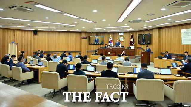 22일 목포시의회 제406회 임시회가 열리고 있다. /목포시의회