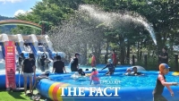  대구시 군위군, 위천수변테마공원 어린이 물놀이장 개장
