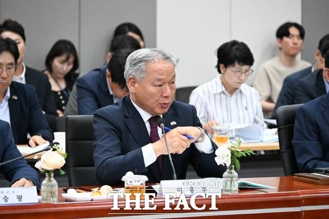 이용우 부여군수가 23일 충남도청에서 열린 '민선9기 제1차 지방정부회의'에 참석해 현안을 설명하고 있다. /부여군