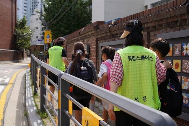 성동구가 여름방학 기간에도 '워킹스쿨버스'를 운영한다. /성동구