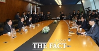  통신사 CEO와 간담회 갖는 배경훈 부총리 [포토]